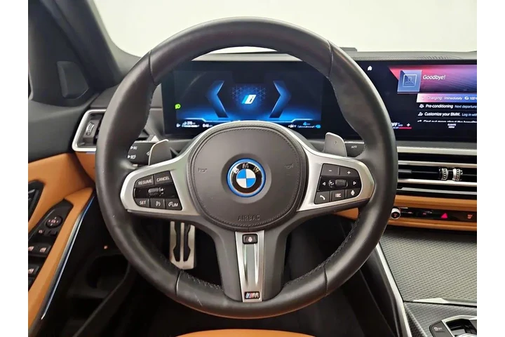 $33998 : BMW 3 Series 2023 330e 4dr S image 10