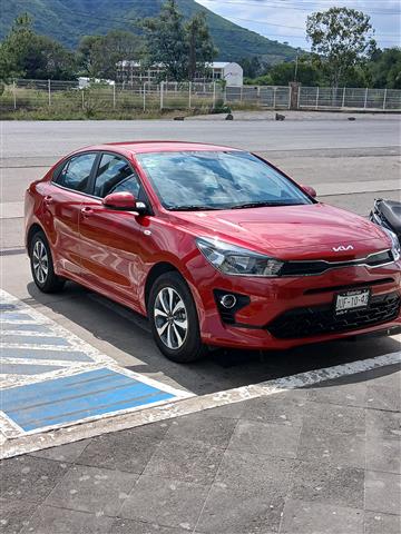 $295000 : Kia Rio LX aut.2023, como Nuev image 4