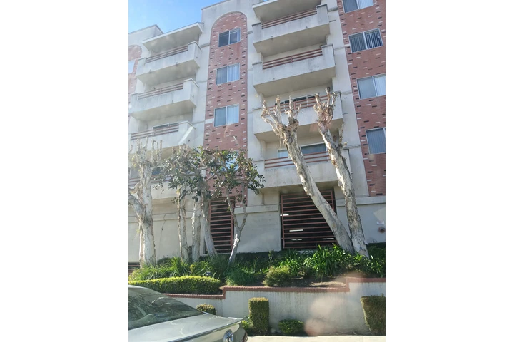 $900 : CUARTO KOREATOWN VERMONT/3RD image 1