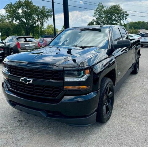 $19900 : 2018 Silverado 1500 Custom image 3