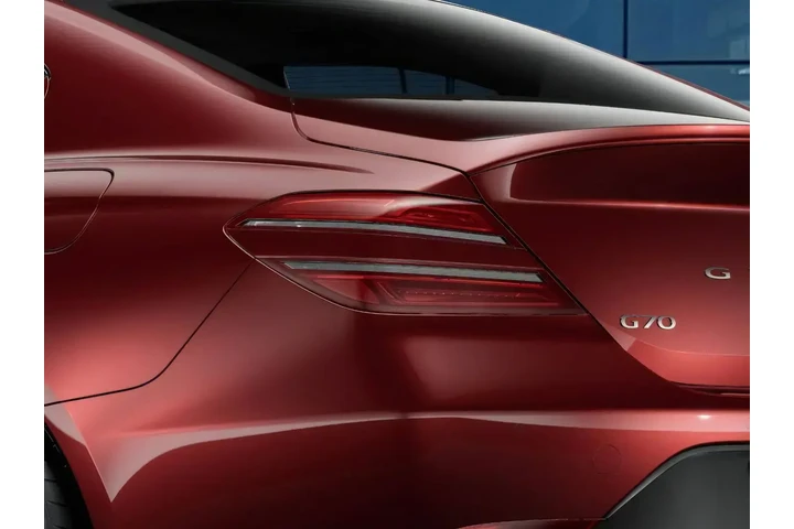 Genesis G70 2025 3.3T Sport image 10
