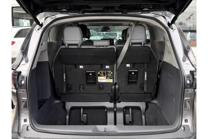 $33495 : Toyota Sienna 2023 XLE 8-Pas image 8