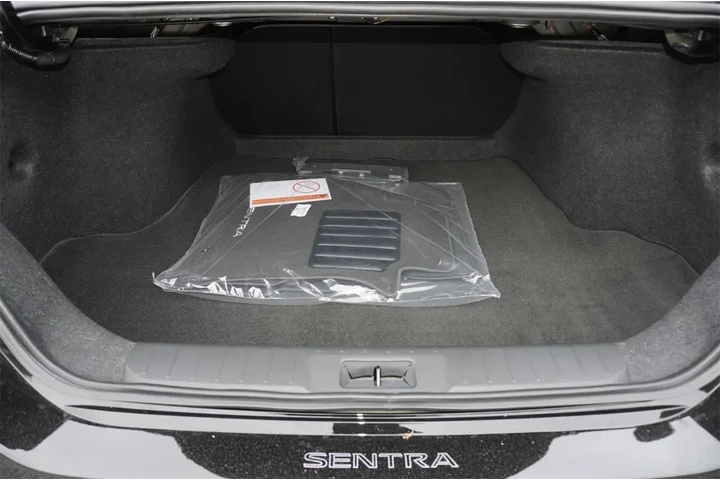 $19788 : Nissan Sentra 2025 SV 4dr Se image 6