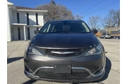 $8999 : 2017 Pacifica Touring-L thumbnail