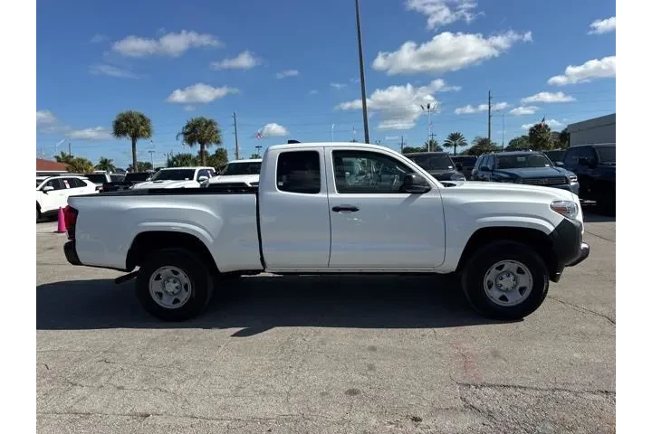 $25988 : Toyota Tacoma 2023 image 2