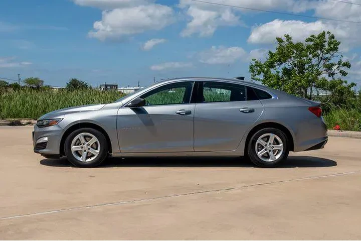 $17347 : Chevrolet Malibu 2023 LS Fle image 3