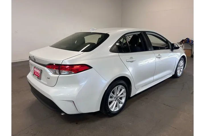 $20923 : Toyota Corolla 2024 LE 4dr S image 3