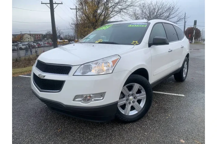 $4995 : 2011 Traverse LT image 1