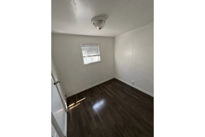 $2300 : Casa Movil-Gardena image 7