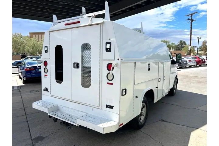 2015 Express G3500 139" image 5