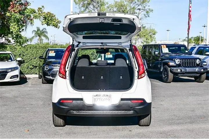 $13500 : Kia Soul 2022 LX 4dr Crossov image 7