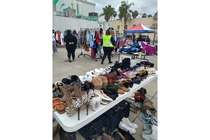 $1 : Sale yardsale image 8