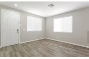 $2300 : Available 3bed/2bath in NV USA thumbnail