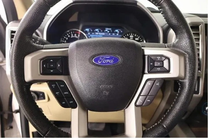 $28074 : Ford F-150 2016 4x4 Lariat 4 image 3