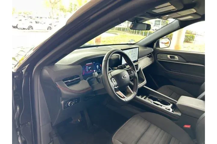 $38413 : Ford Explorer 2025 AWD ST-Li image 6