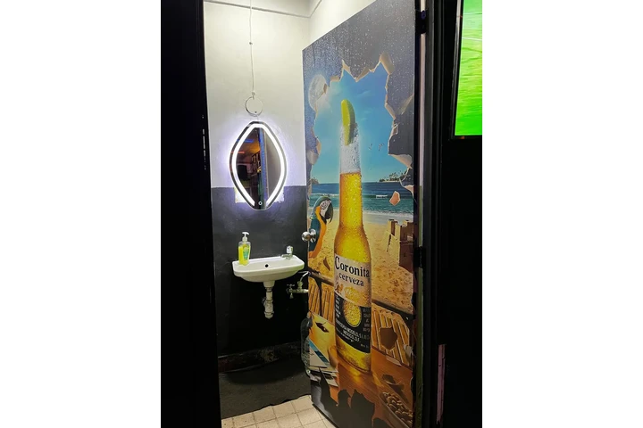 Se Vende Bar image 2