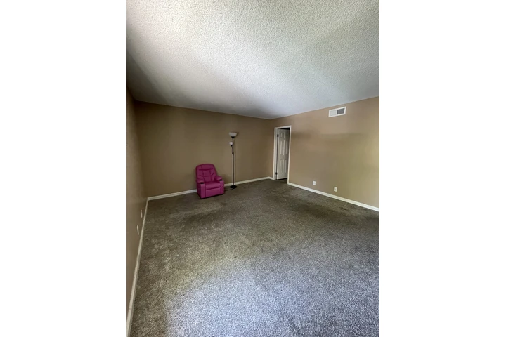 $1650 : Master Room For Rent image 5