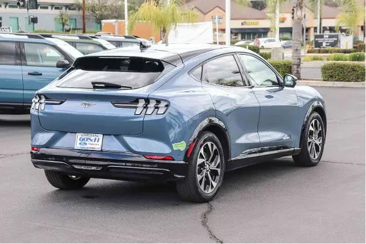 $33995 : Ford Mustang Mach-E 2023 Pre image 4