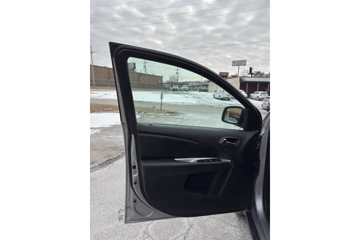 $10750 : 2019 Journey SE image 8