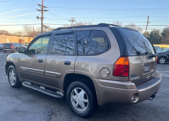 $3995 : 2002 GMC Envoy SLE image 6