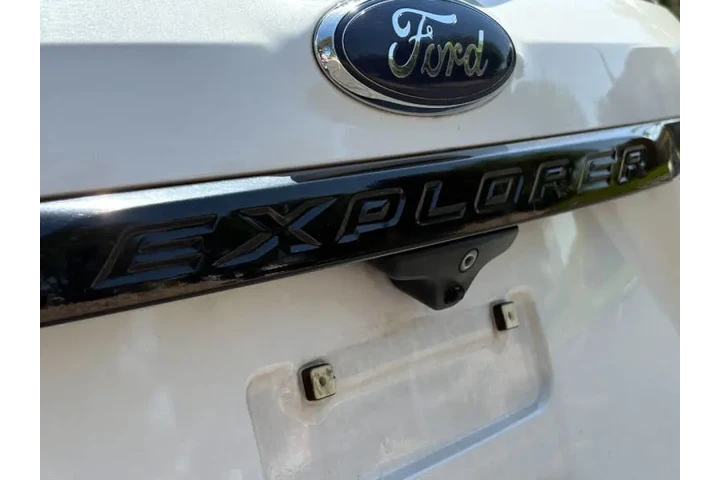 $9900 : 2016 Explorer Sport image 10