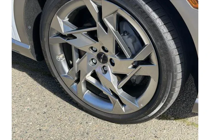 $33992 : Genesis GV60 2023 AWD Perfor image 5