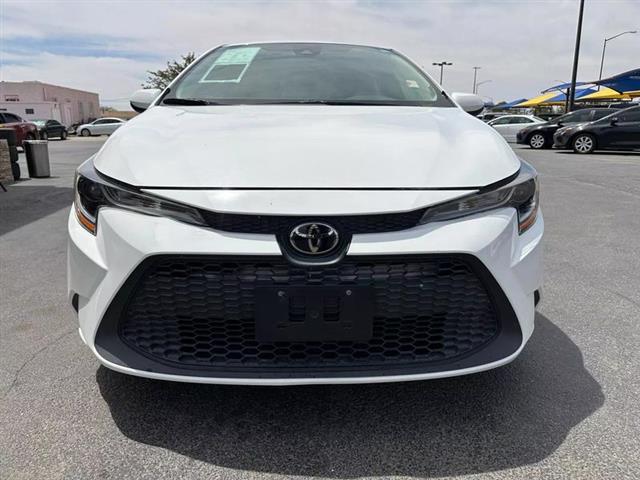 $21995 : Pre-Owned 2021 Corolla LE Sed image 3