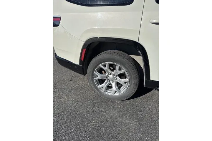 $38915 : Jeep Wagoneer 2022 4x4 Serie image 10