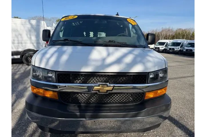 $33900 : Chevrolet Express 2024 2500 image 2
