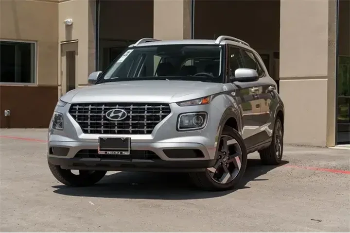 $20980 : Hyundai VENUE 2025 SEL 4dr C image 2