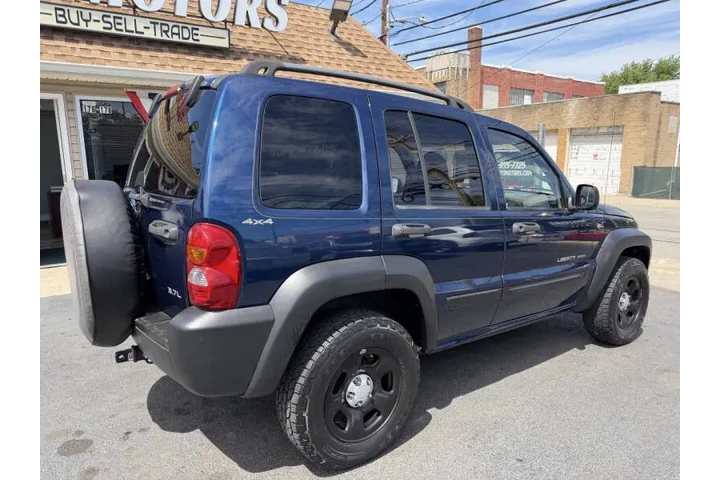 $2699 : 2002 Liberty Sport image 4