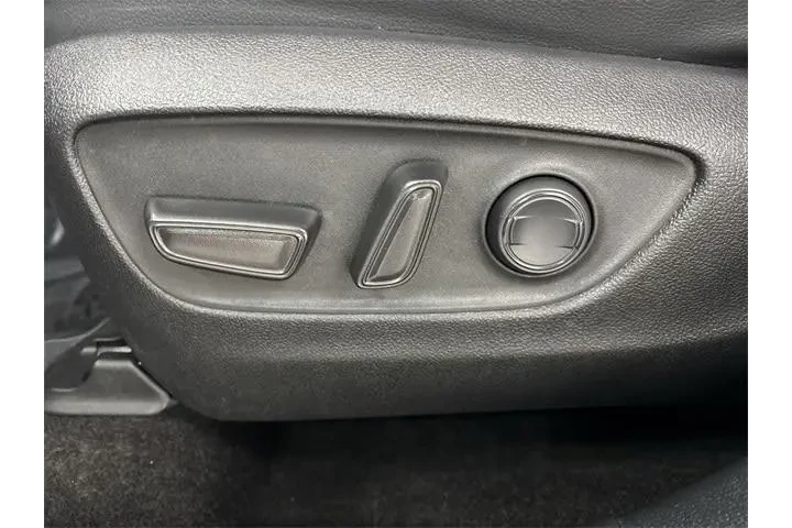 $31500 : Toyota Highlander 2023 L 4dr image 4