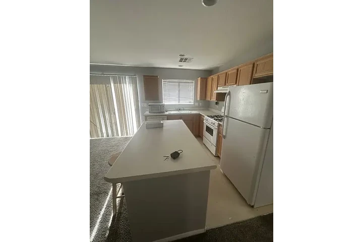 $1580 : Cozy 2 bed/2 bath one story ho image 3