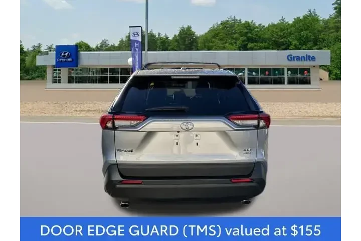 $29990 : Toyota RAV4 2024 AWD XLE 4dr image 9