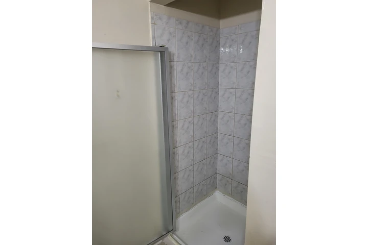 $900 : Renta recamara con baño propio image 1