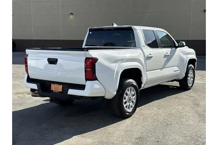 $30900 : Toyota Tacoma 2024 4x2 SR5 4 image 3