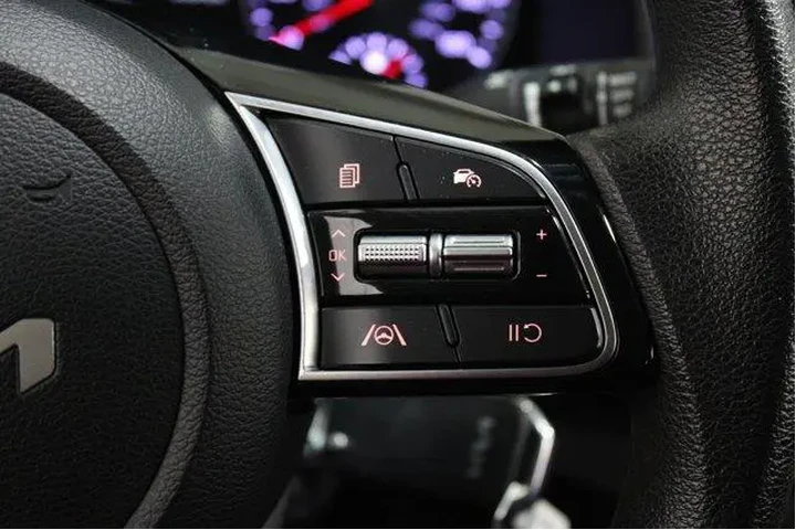 $19988 : Kia Forte 2024 LXS 4dr Sedan image 9