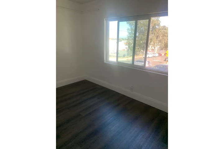 $900 : Cuarto de Renta image 2