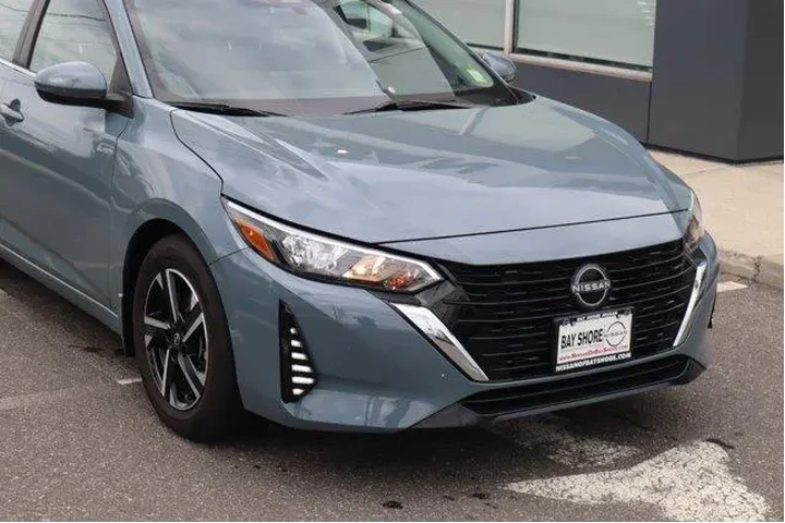 $18978 : Nissan Sentra 2025 SV 4dr Se image 4