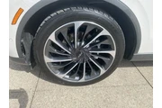 $39980 : Lincoln Aviator 2023 AWD Res thumbnail