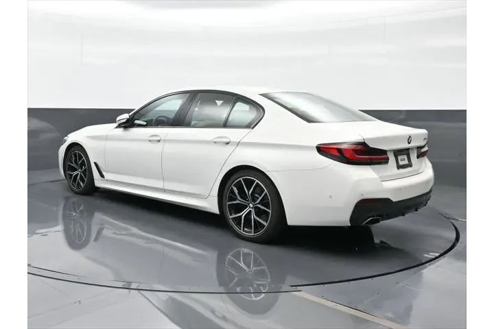 $39689 : BMW 5 Series 2023 530i 4dr S image 2