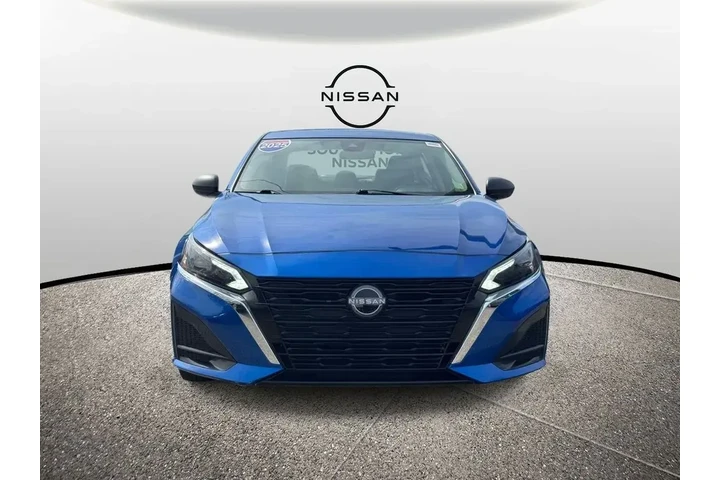 $19995 : Nissan Altima 2025 2.5 SV 4d image 2