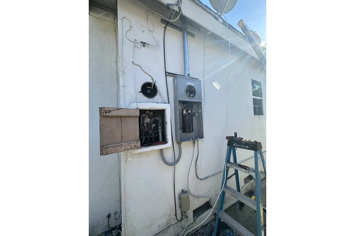 Electrician image 9