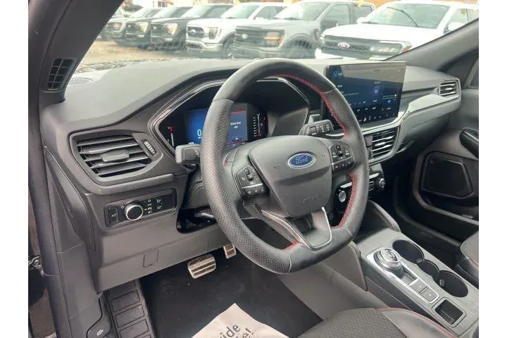 $24732 : Ford Escape 2024 AWD ST-Line image 7