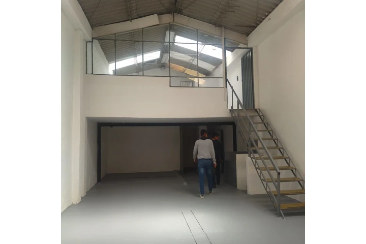 $5500000 : MAGNIFICA BODEGA REMODELADA image 5