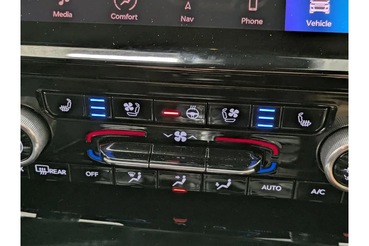 $35495 : Pre-Owned 2022 Grand Cherokee image 7