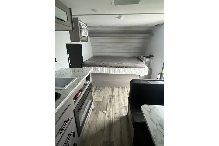 $950 : Rento Rv image 1