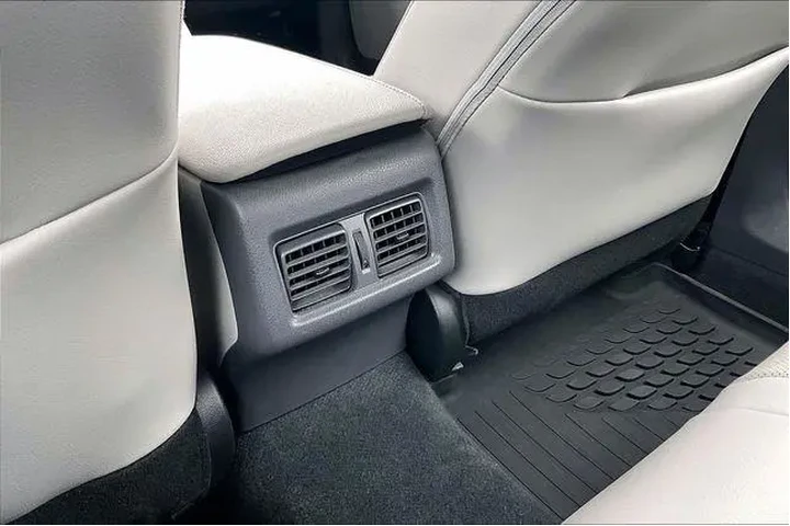 $26000 : Toyota Camry Hybrid 2023 XLE image 10