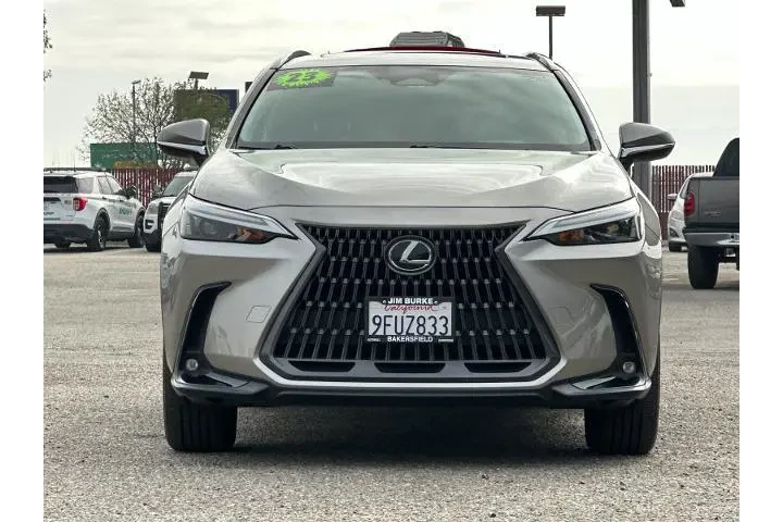 $37945 : Lexus NX 350 2023 AWD 4dr Cr image 8