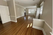 $900 : Beautiful hardwood floor home thumbnail